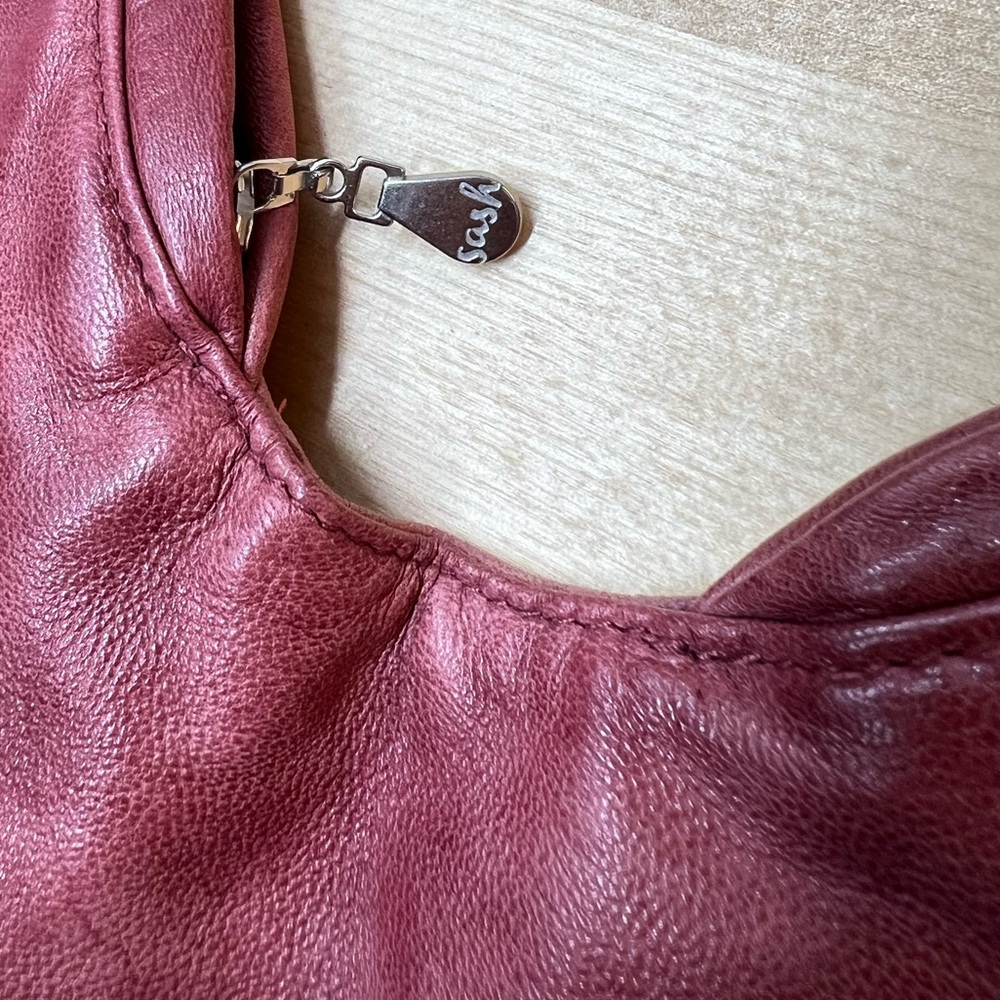 SASH Crescent Shoulder Bag - fine Leather - Picture 10 of 12